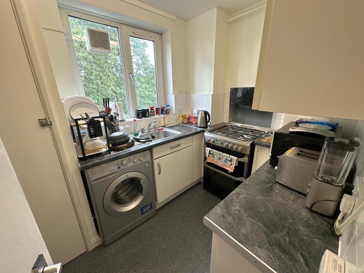 Cozy Room In Shared Home Near Canary Wharf ลอนดอน ภายนอก รูปภาพ